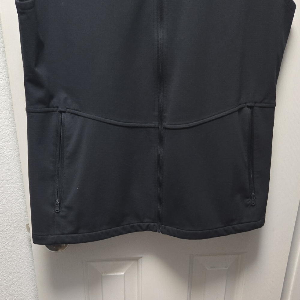 Under Armour Black Full-Zip Vest - Picture 4 of 6